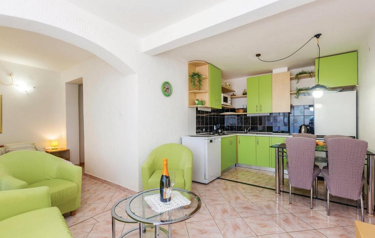 Apartments Paola Karlobag Pokoj fotografie