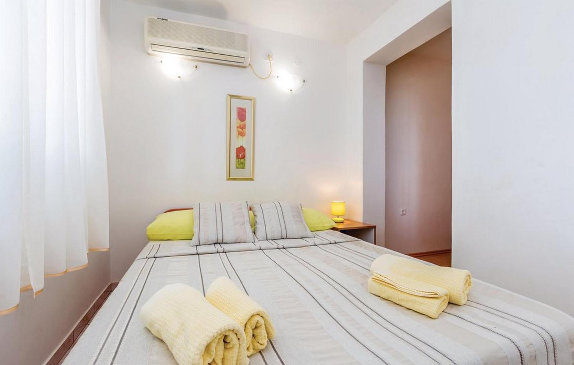 Apartments Paola Karlobag Pokoj fotografie