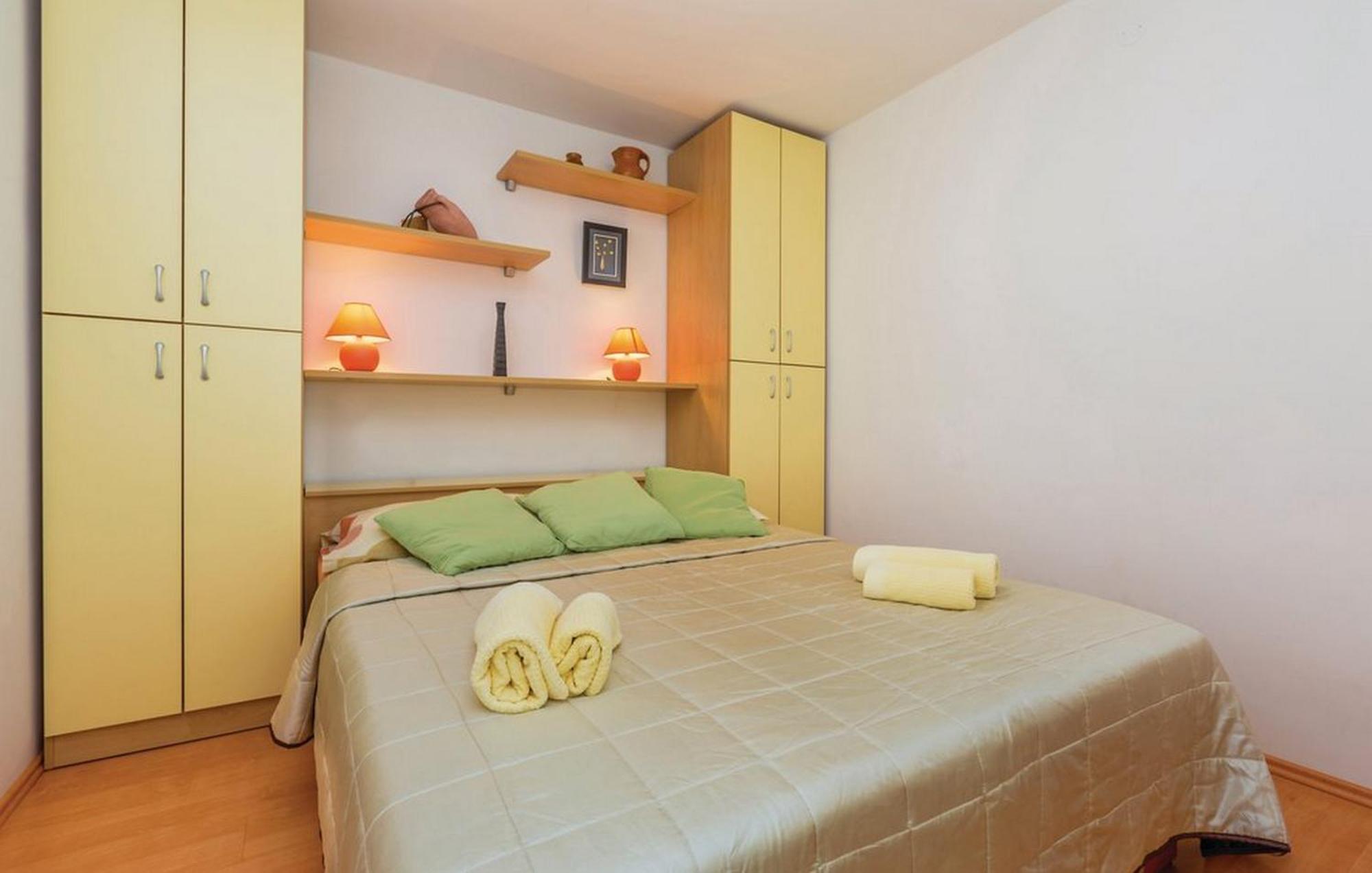 Apartments Paola Karlobag Pokoj fotografie